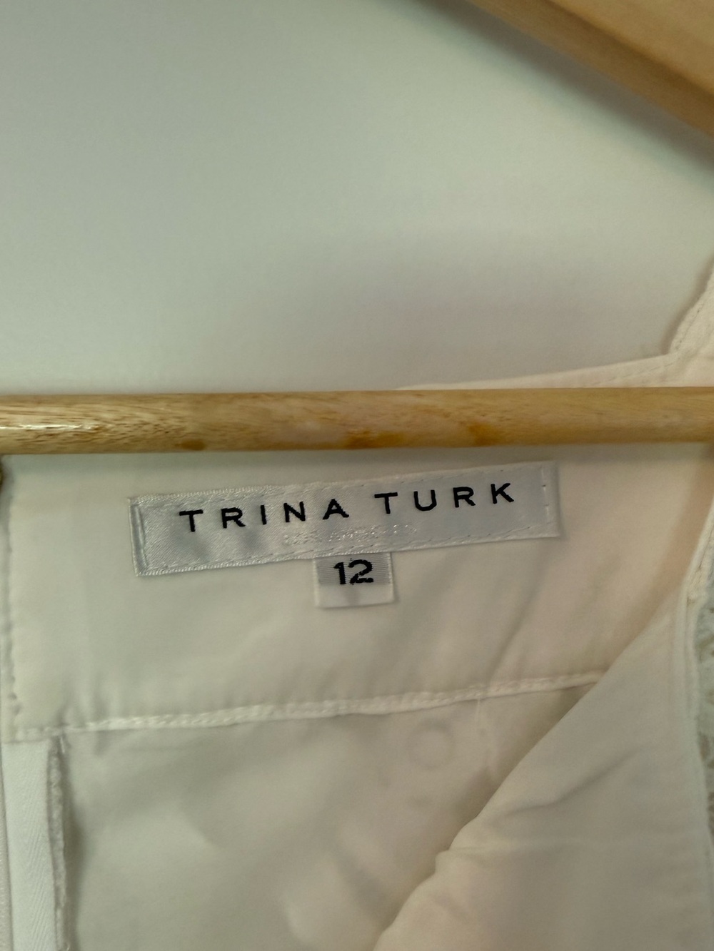 Trina Turk White Lace Mini Sheath size 12 - Picture 3 of 6